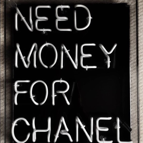 Meet your Posher, Emily - Picture 2 of 3